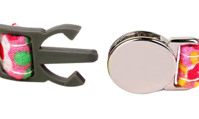 Breakaway Cat Collar with Metalic Buckle Red plaid-patterned breakaway cat collar with a metallic buckle, 1cm wide with safety buckle and with silver bell.